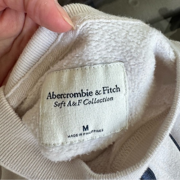Abercrombie & Fitch Vintage Academia Cropped Sunday Crewneck Sweatshirt - Picture 2 of 8